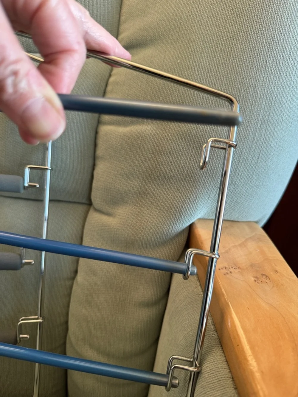 2 Multi-Tier Non-Slip Pant & Scarf Hanger in Gray & blue